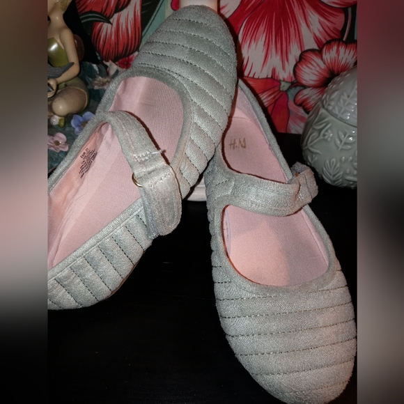 Quilted Maryjanes 2f30 - Picture 1 of 6